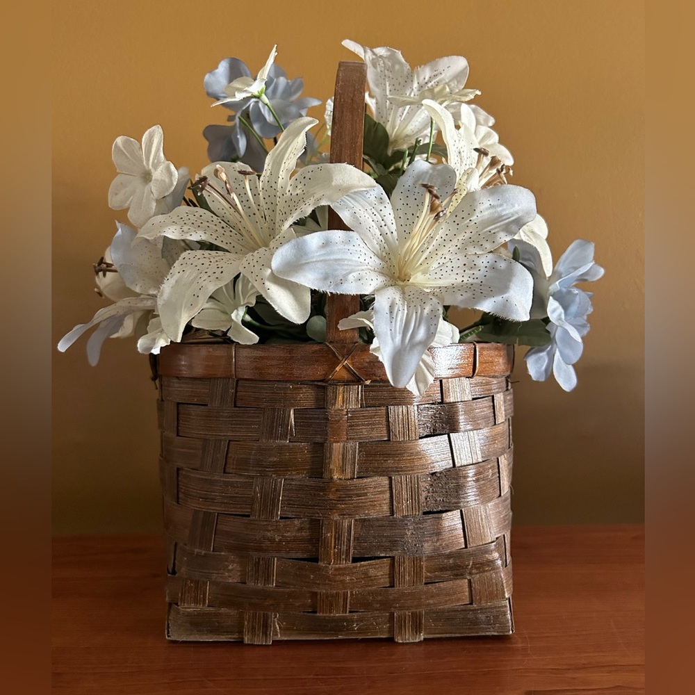 Artificial flower basket / faux floral arrangement
